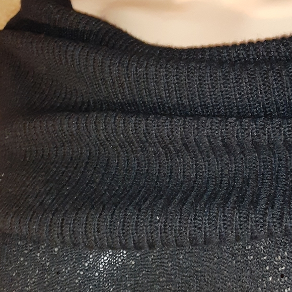 Silk and Cashmere Sweater Top With quality WIDE  Shoulder Drape by CARMEN MARC - Picture 3 of 5